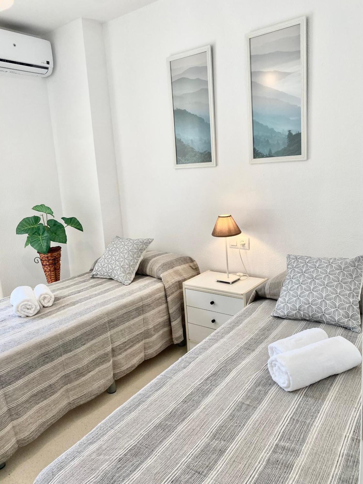 Teatinos Pool Apartment Malaga Exterior photo